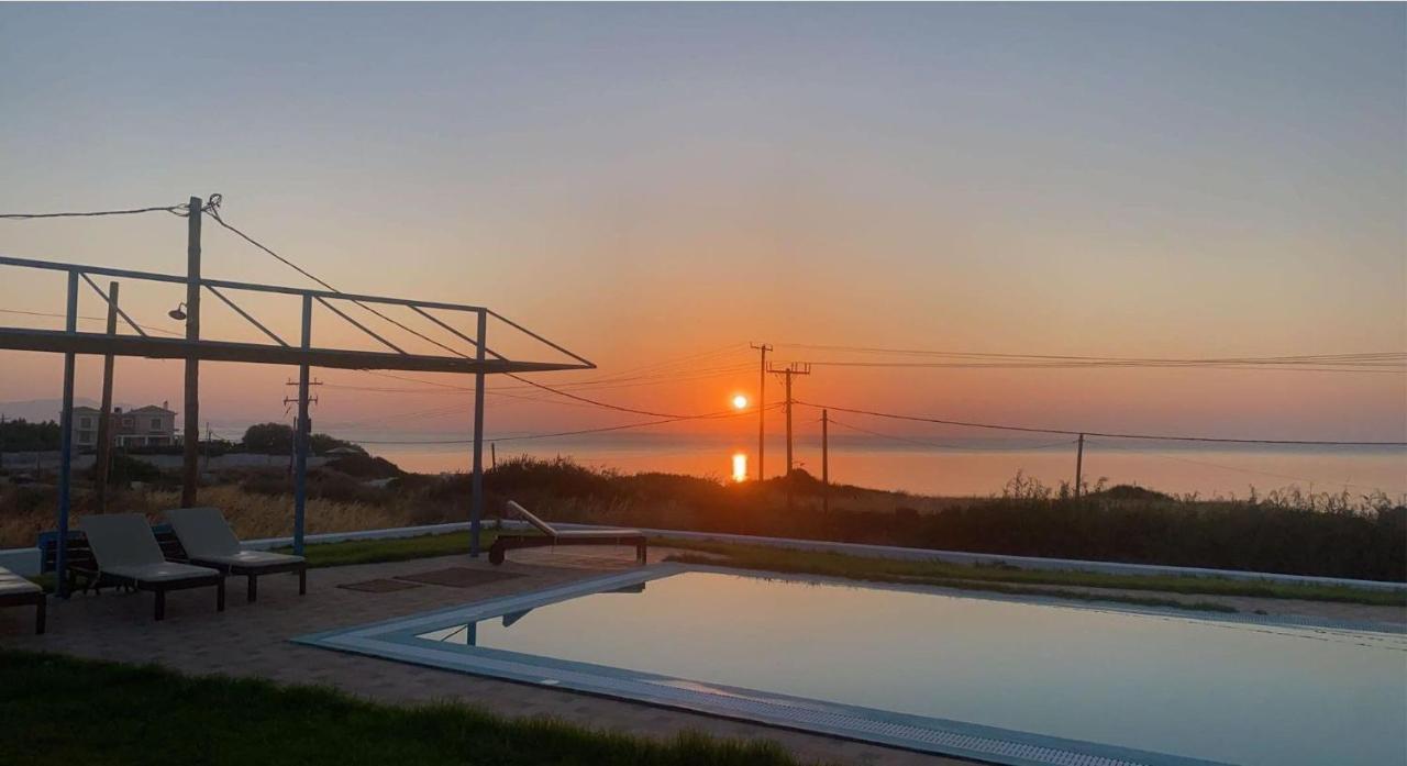 Cristelia Seafront & Pool Villa Lakhania Exteriör bild