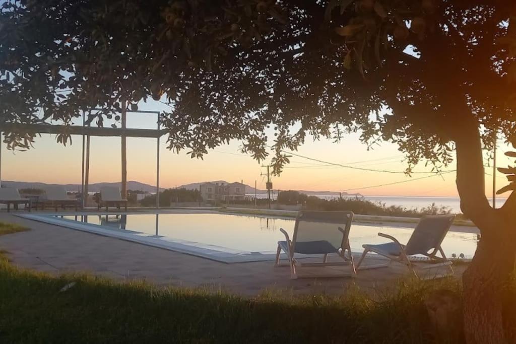 Cristelia Seafront & Pool Villa Lakhania Exteriör bild