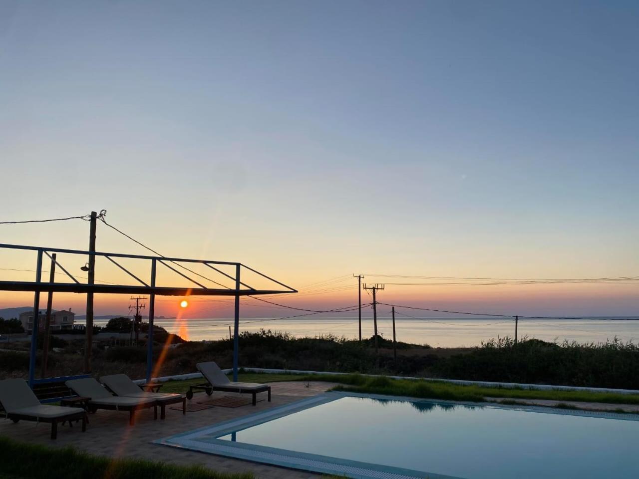 Cristelia Seafront & Pool Villa Lakhania Exteriör bild