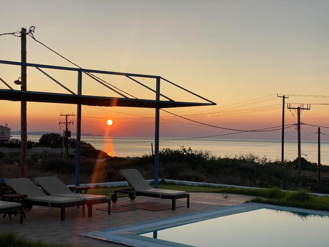 Cristelia Seafront & Pool Villa Lakhania Exteriör bild