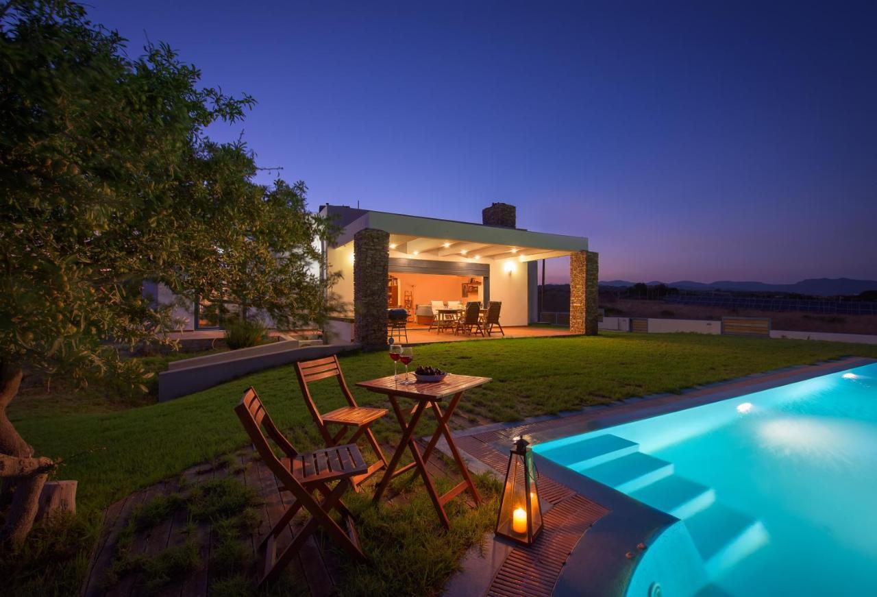 Cristelia Seafront & Pool Villa Lakhania Exteriör bild